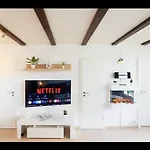 Neu! Panoramablick Pool Und Sauna Appartement *